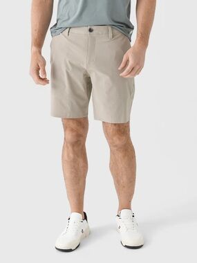 Vuori Men’s Aim Shorts in Beige size 30 V368